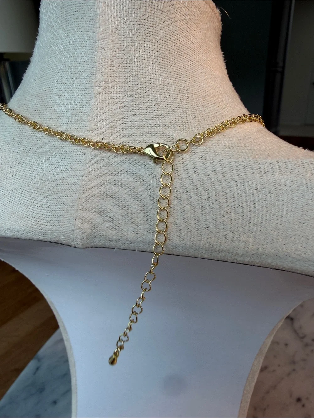 N/A elegant gold